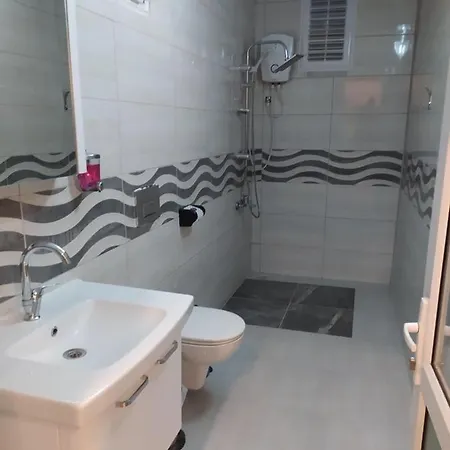 Isik Apartlari Nazli דירה *